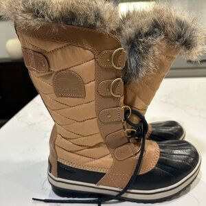 Sorel Tan and Black Fur-Lined Boots